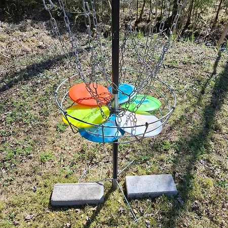 Iso Omakotitalo Luonnon Keskellae