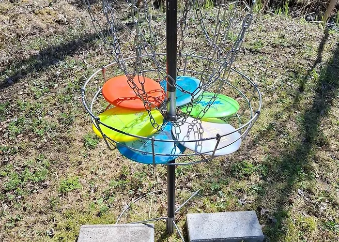 Iso Omakotitalo Luonnon Keskellae